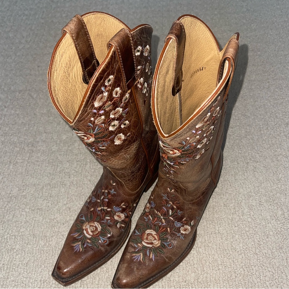 shyanne floral cowgirl boots